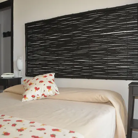 Le Acacie アパートホテル カポリーヴェリ