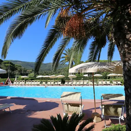 Le Acacie 3* カポリーヴェリ