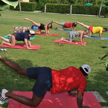 Le Acacie アパートホテル カポリーヴェリ