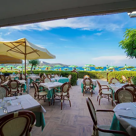 Le Acacie アパートホテル カポリーヴェリ